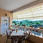 Bosotina Royal Sea View *