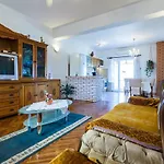 Bosotina Royal Sea View *