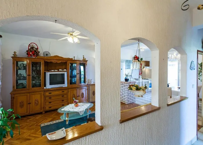 Bosotina Royal Sea View קוקליצ'ה