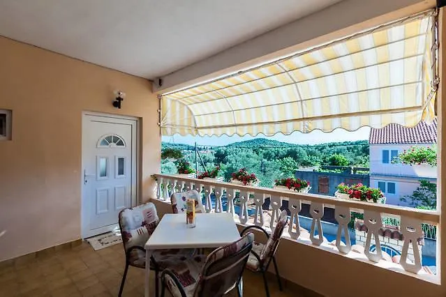 Bosotina Royal Sea View *