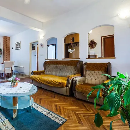Apartment Bosotina *