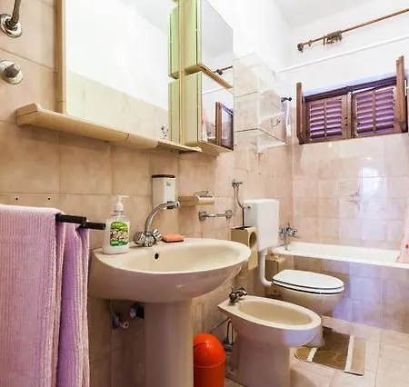 Bosotina Royal Sea View Апартаменты *