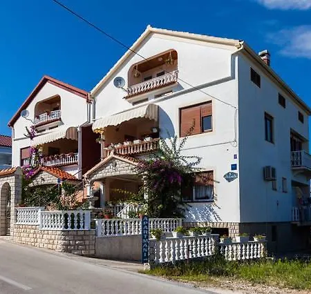 Апартаменты Bosotina Royal Sea View