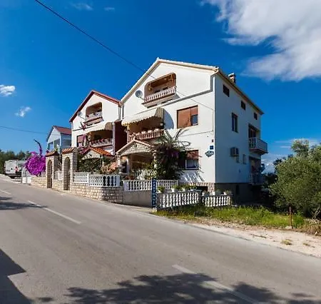 Bosotina Royal Sea View Апартаменты Куклица