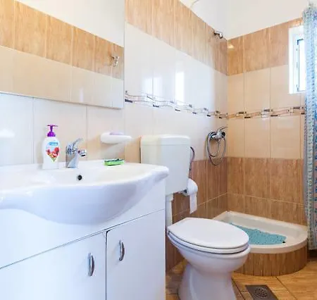 Bosotina Royal Sea View Апартаменты *