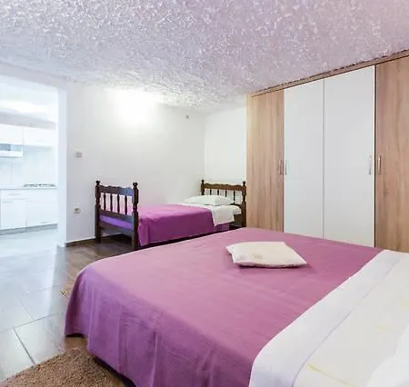Bosotina Royal Sea View Апартаменты *