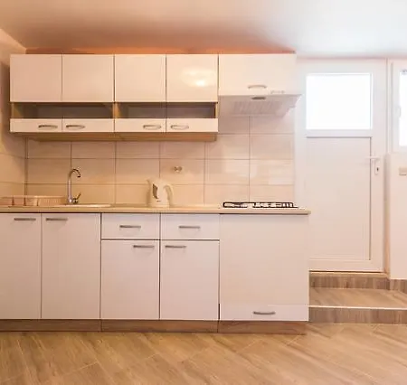 Апартаменты Bosotina Royal Sea View *