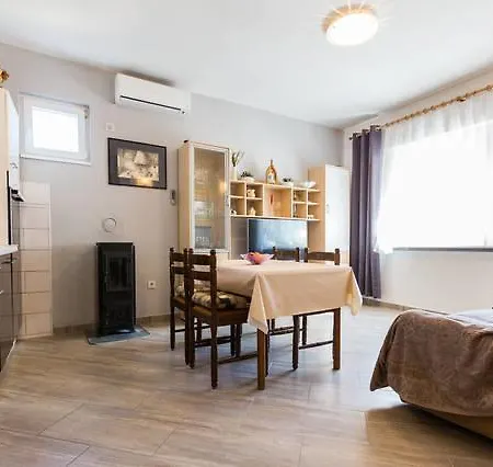 Apartment Bosotina *