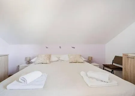 Bosotina Royal Sea View Apartmán