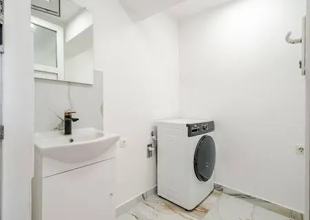 Bosotina Royal Sea View Apartmán