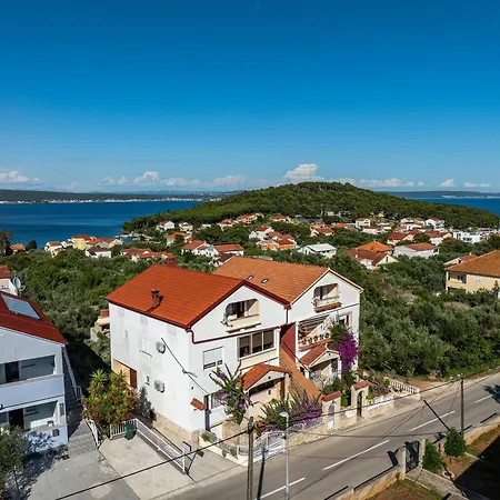 Bosotina Royal Sea View * تشوكييتزا