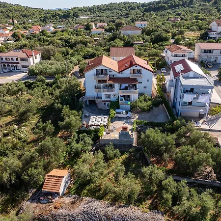 Bosotina Royal Sea View Апартаменты Куклица
