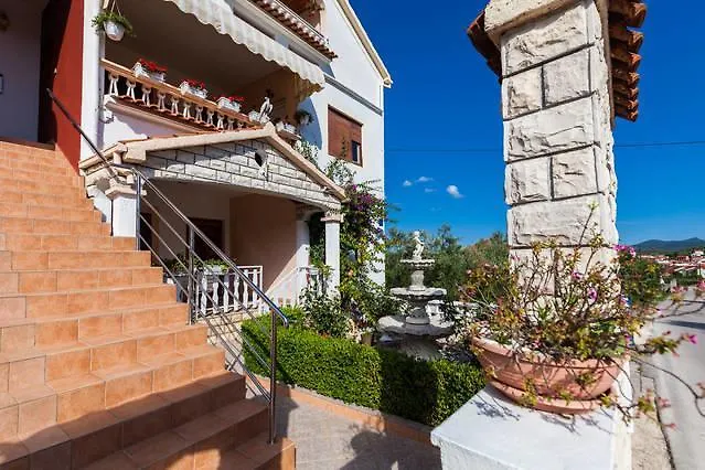 شقة Bosotina Royal Sea View *